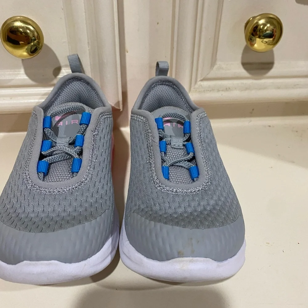 Shoes - Picture 1 of 3